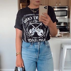 JOHNNY CASH Man in Black Band Music T-Shirt Size Medium